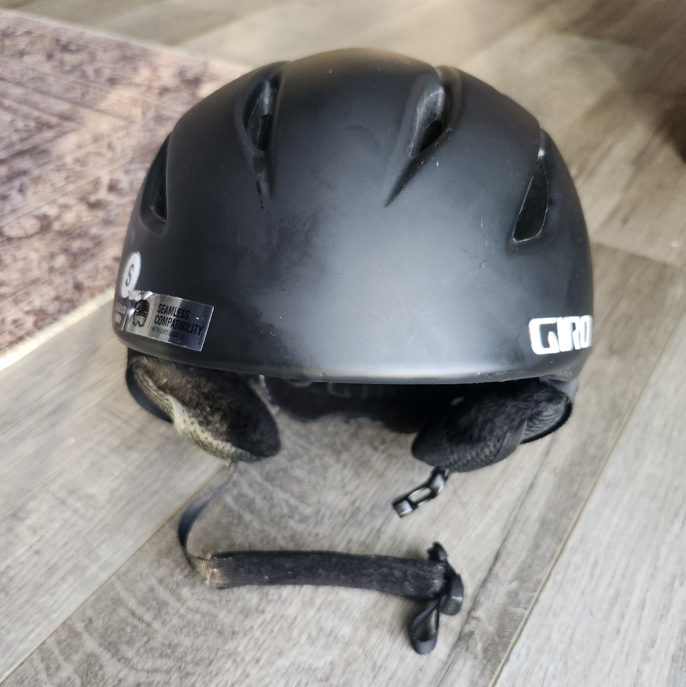 Giro Kids Matte Black Helmet Size Small 52-55.5 Inches